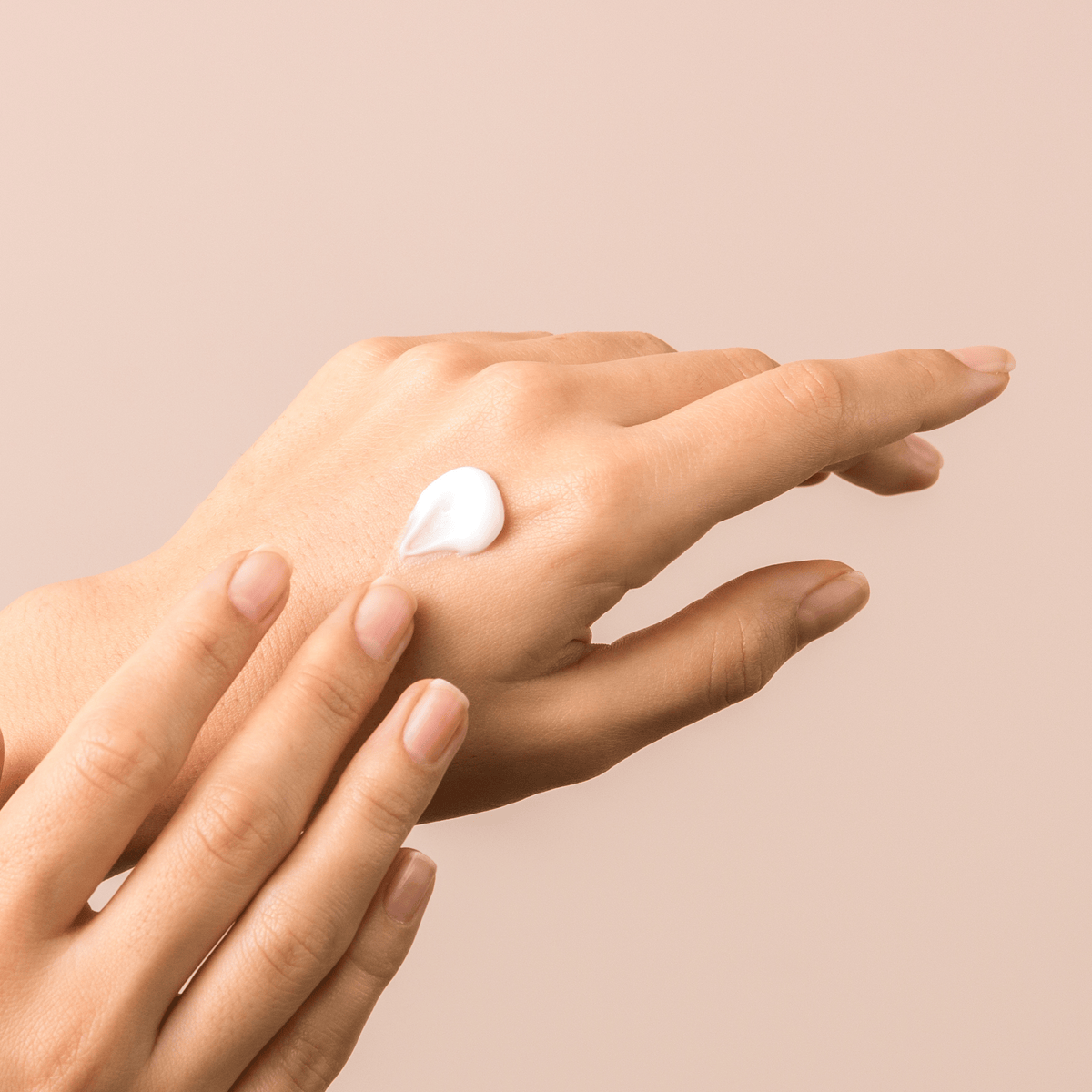 Midnight Balance Vegan Overnight Serum by Mettalusso Niacinamide and Hyaluronic Acid get great skin results literally overnight