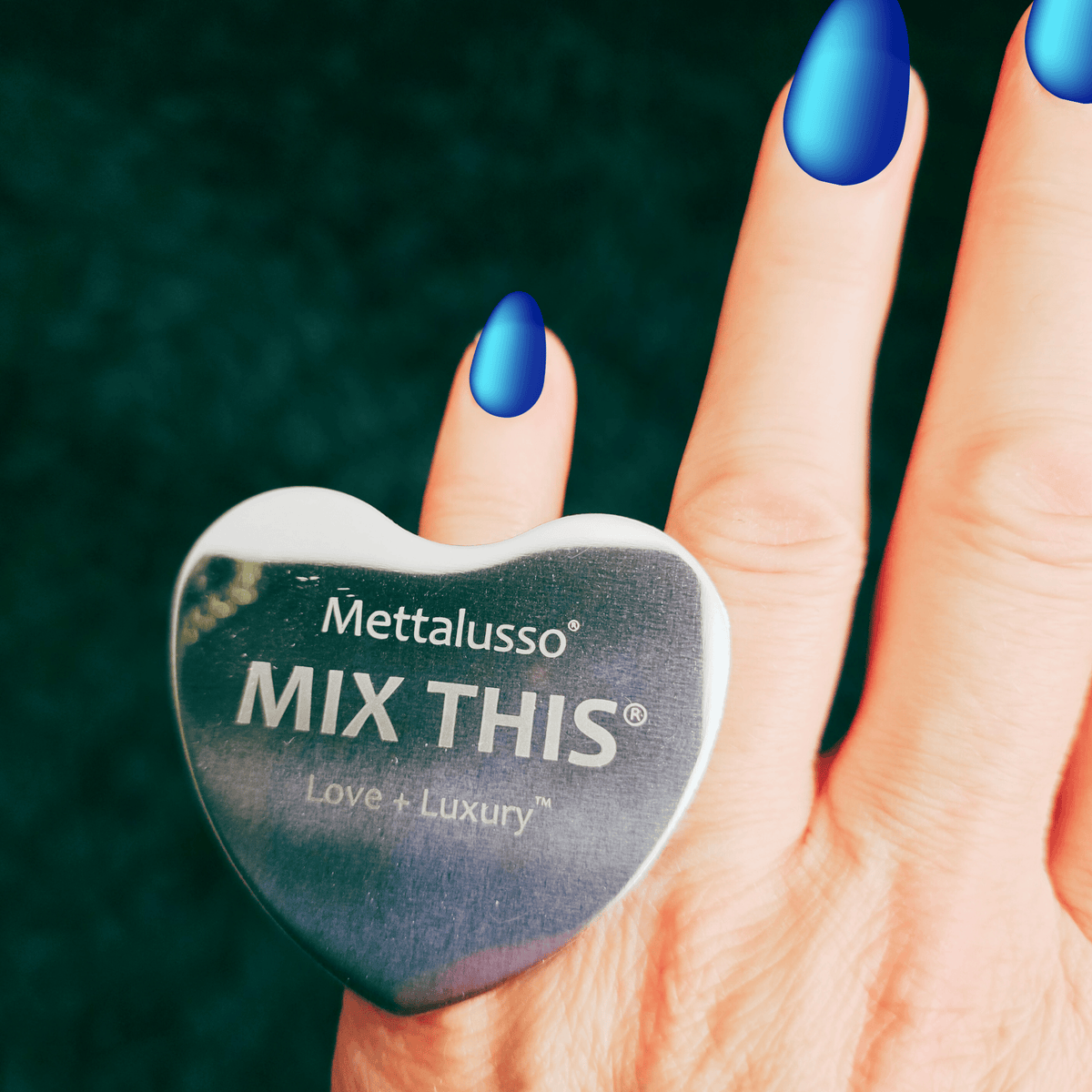 Mettalusso MIX THIS Makeup Ring Mix Tray for Foundation Primer Skincare Finger Mixing Tray with high quality spatula Adjustable