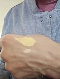 Mettalusso makeup tutorial on what the difference is when makeup has or does not have skincare in it