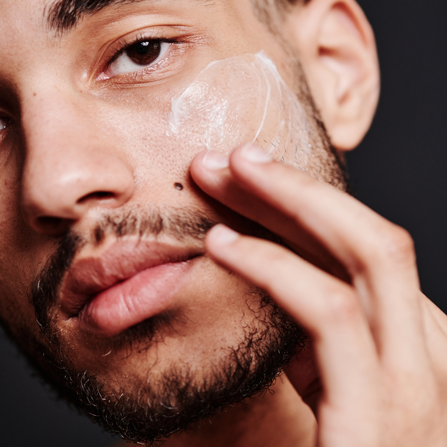 Mettalusso MORIIS vegan OTC Modern Relief  Lotion acts instant calming but very gentle soothes for anti inflammation redness and itching as a lightweight lotion for sensitive skin women and men