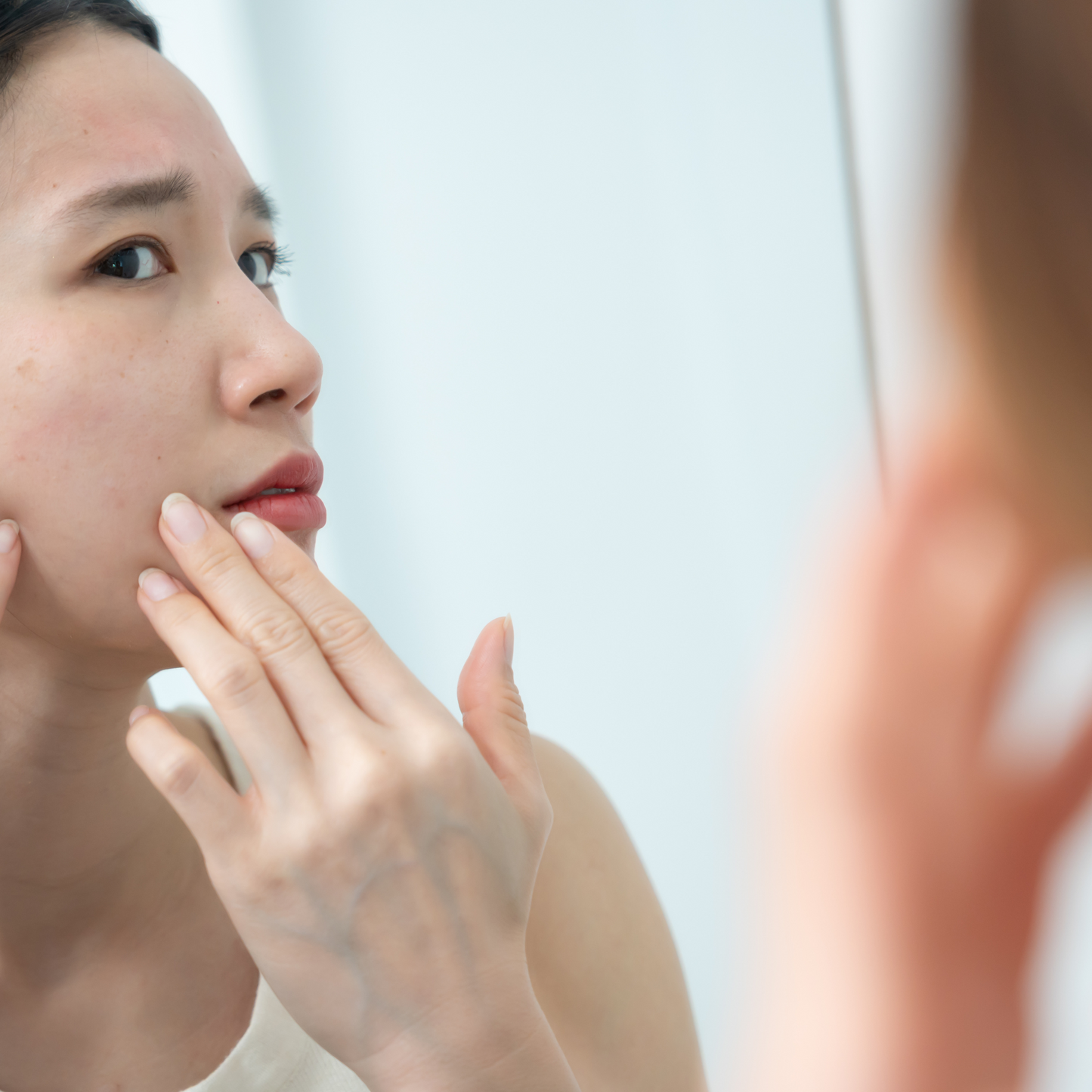 Mettalusso MORIIS vegan OTC Modern Relief  Lotion acts instant calming but very gentle soothes for anti inflammation redness and itching as a lightweight lotion for sensitive skin women and men