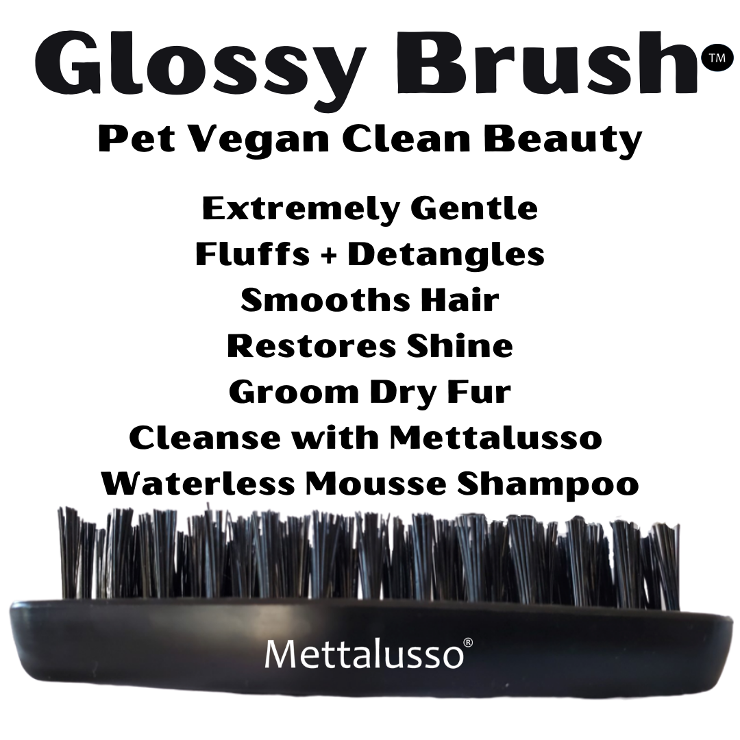 Mettalusso Glossy Brush is a multi-functional pet grooming tool that you can use to brush, smooth, detangle and clean dogs and cats. Use with Mettalusso Vegan Wipes Cleansing Cloths.